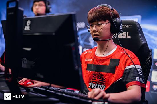 iQOO 15电竞手机发布 引领新一代旗舰潮流